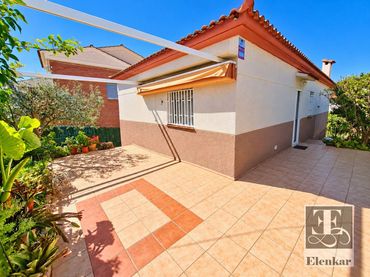 Villa in vendita a Santa Maria de Montserrat