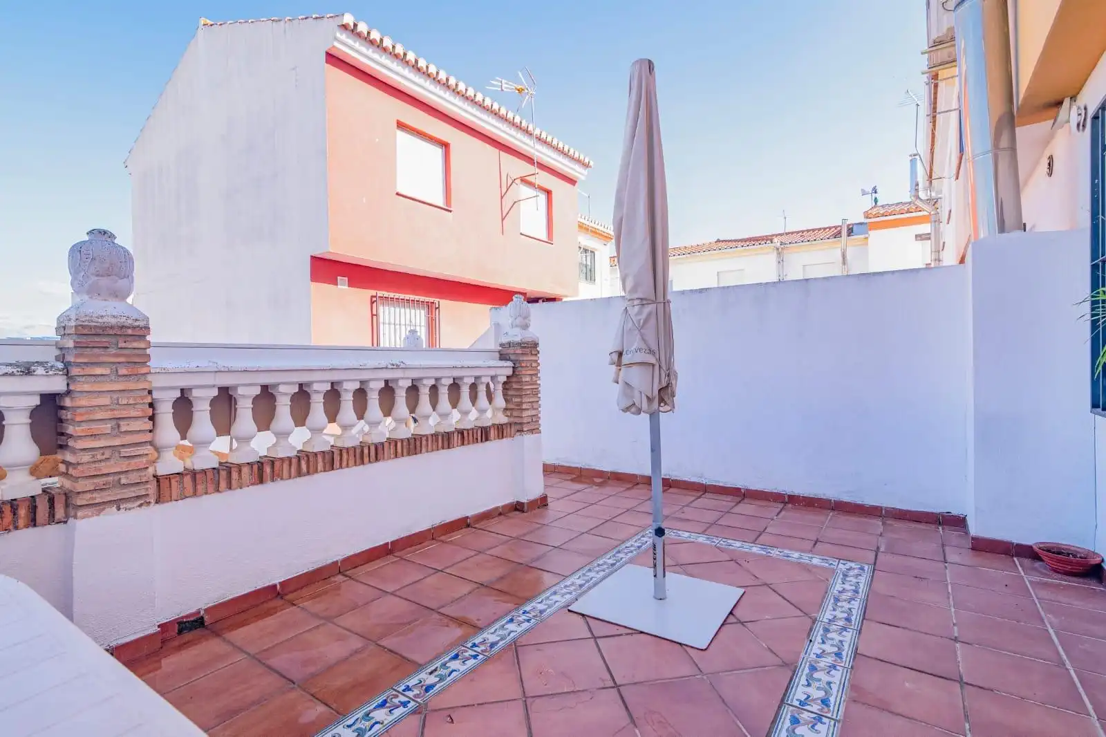 Casa adosada en venda a Cúllar Vega