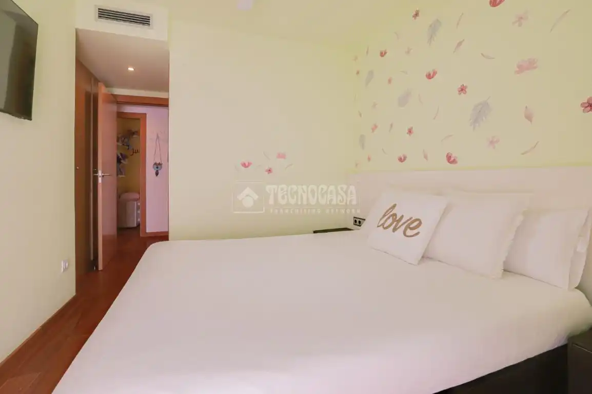 Habitación de Piso en venta en L'Hospitalet de Llobregat con Aire acondicionado, Calefacción y Balcón