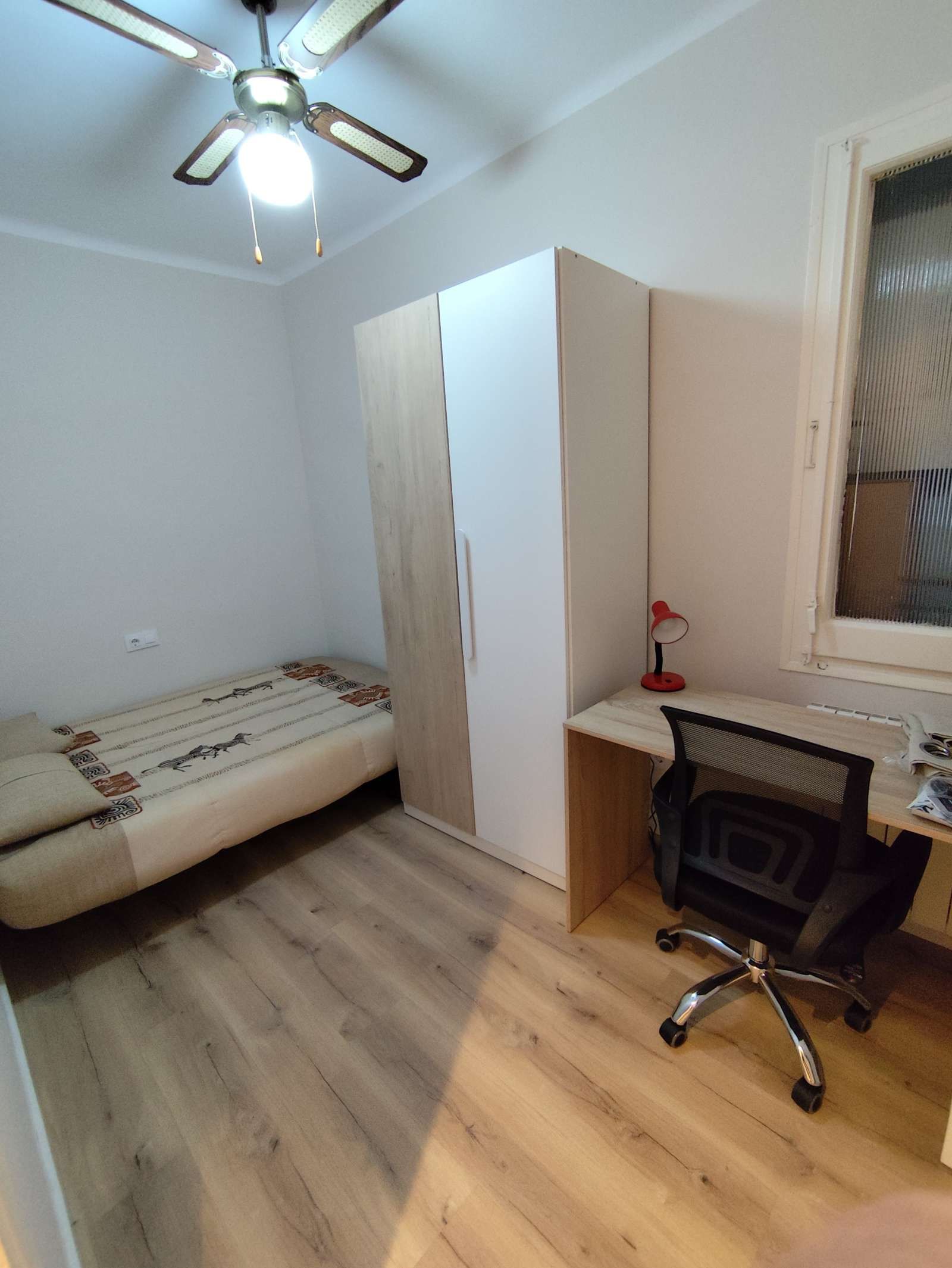 Bedroom of Flat to share in Sant Cugat del Vallès  with Air Conditioner, Heating and Terrace