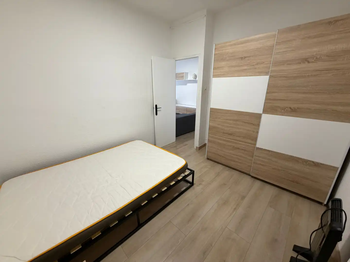 Habitación de Piso de alquiler en Lleida con Aire acondicionado, Calefacción y Parquet