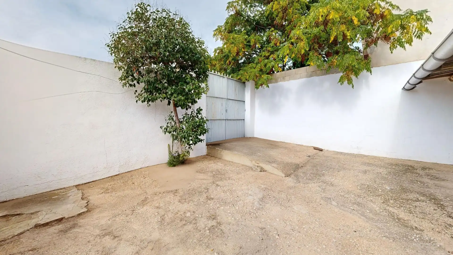 Vista exterior de Casa adosada en venta en Hellín con Jardín privado, Trastero y Amueblado