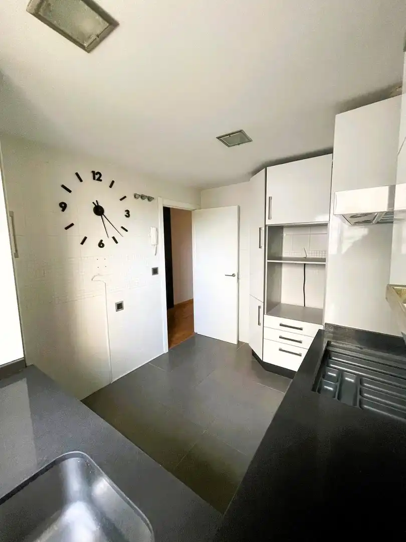 Küche von Wohnung zum Verkauf in Puerto Real mit Heizung und Abstellraum