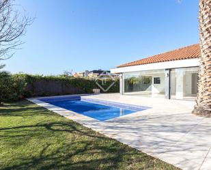 Swimming pool of House or chalet for sale in L'Hospitalet de Llobregat  with Air Conditioner, Heating and Private garden