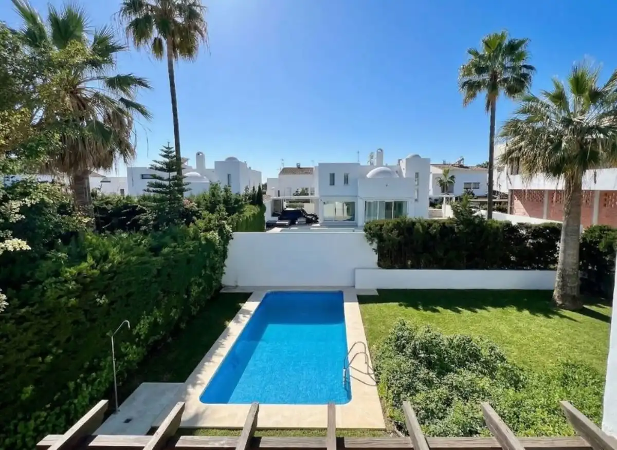 Villa con piscina in vendita a Nueva Andalucía, imagen 5