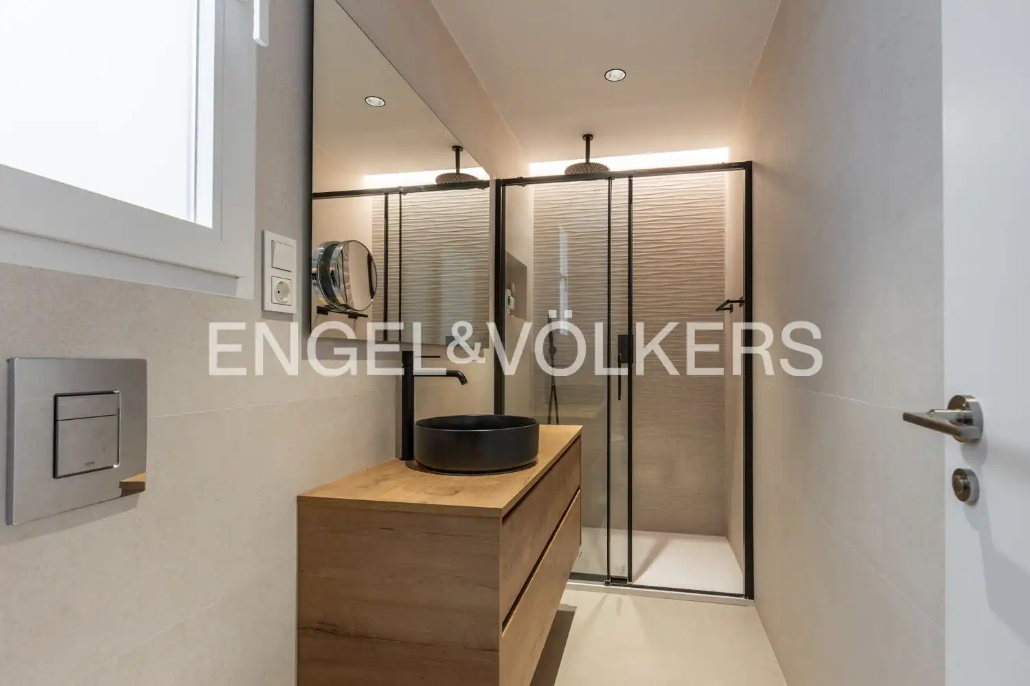 Baño de Apartamento en venta en Valencia con Aire acondicionado, Calefacción y Parquet