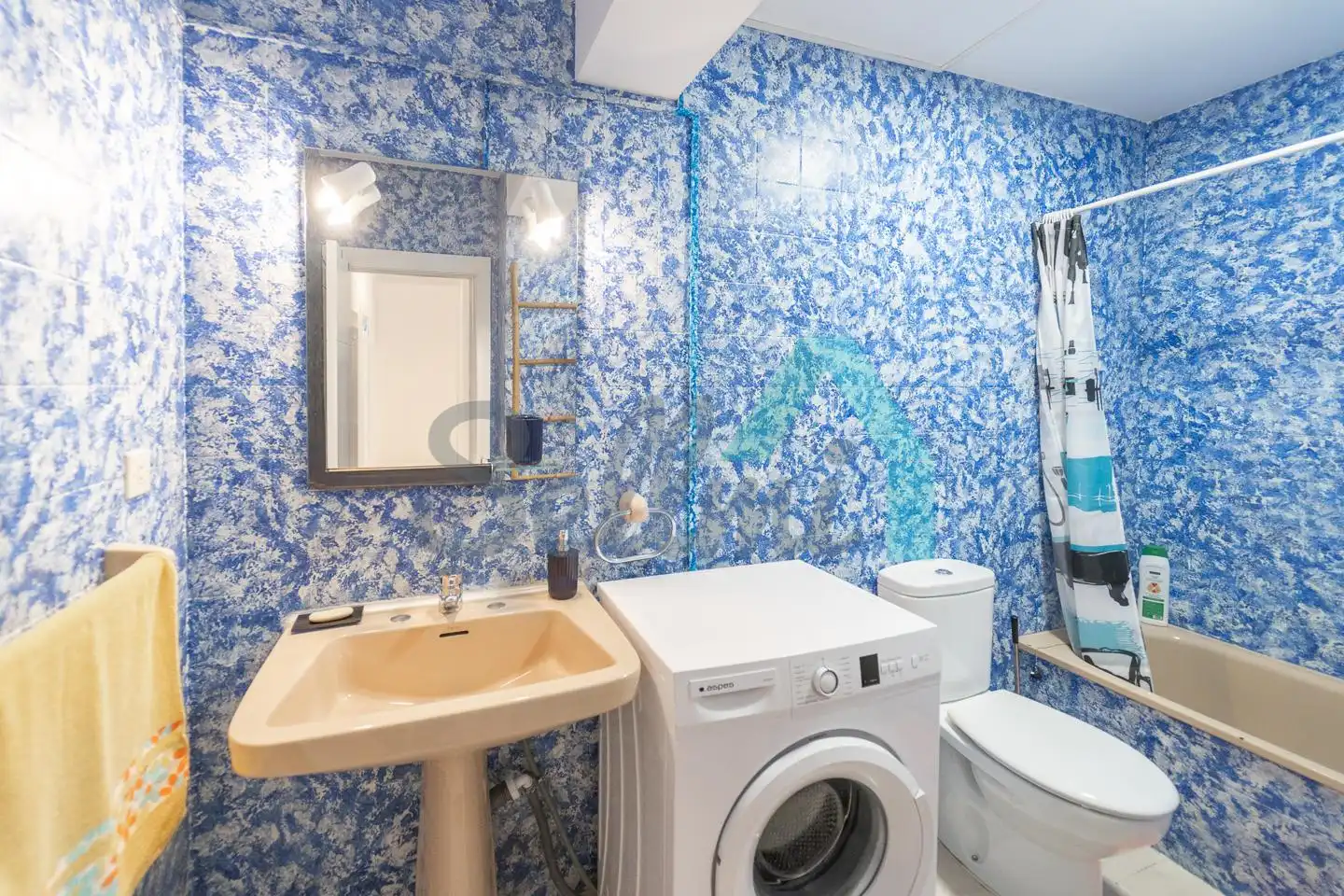 Bathroom of Flat for rent in Oviedo   with Heating, Parquet flooring and Furnished