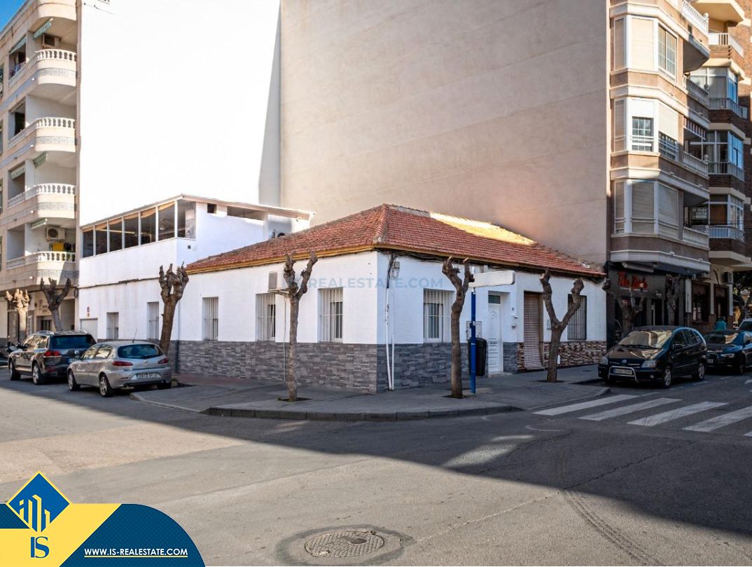 Exterior view of House or chalet for sale in Torrevieja  with Air Conditioner, Heating and Terrace