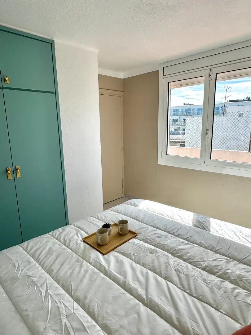 Habitación de Apartamento de alquiler en Salou con Aire acondicionado, Terraza y Amueblado