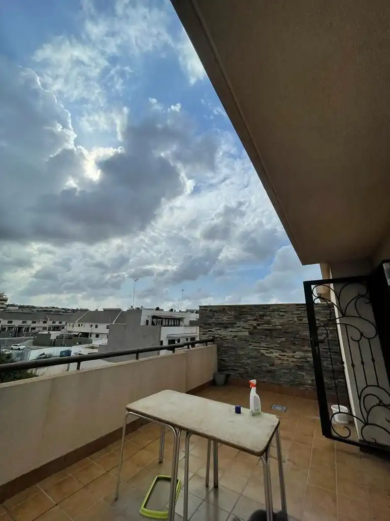 Vista exterior de Casa adosada en venta en Melilla con Aire acondicionado, Jardín privado y Terraza