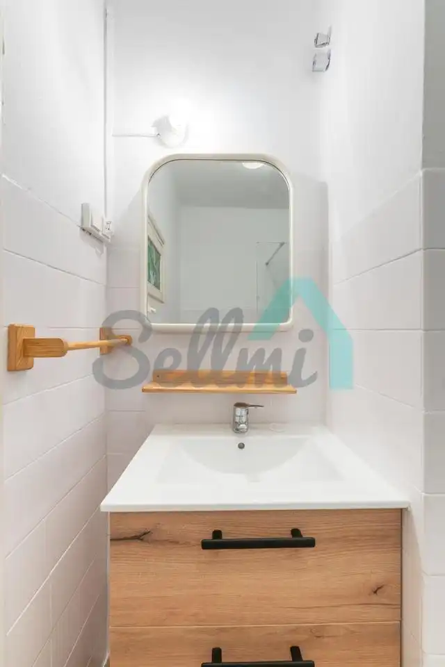 Baño de Piso de alquiler en Oviedo  con Calefacción y Amueblado