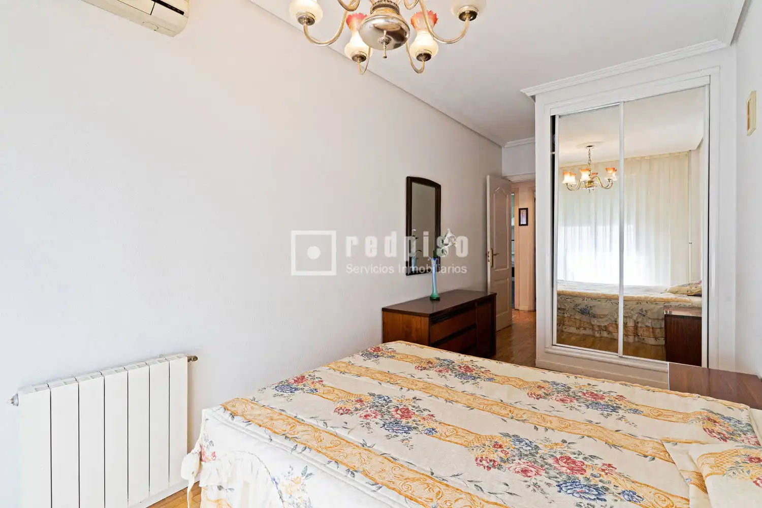 Habitación de Piso en venta en Madrid con Calefacción