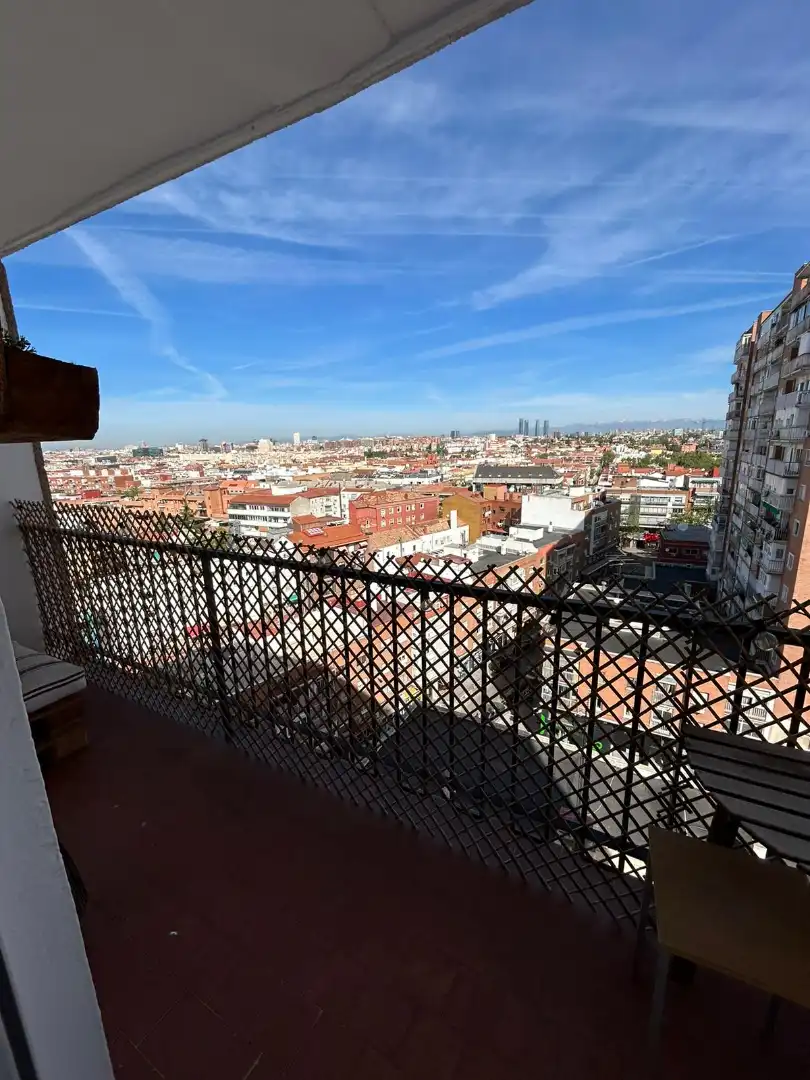 Vista exterior de Piso en venta en  Madrid Capital con Aire acondicionado, Calefacción y Parquet