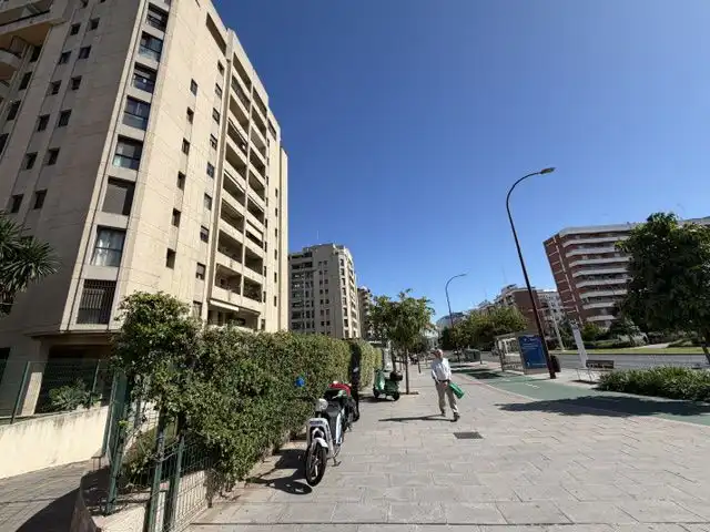 Vista exterior de Piso de alquiler en Sevilla con Aire acondicionado, Terraza y Piscina comunitaria