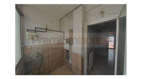Photo 3 of Flat for sale in Calle de Macià Vila, Centre, Reus