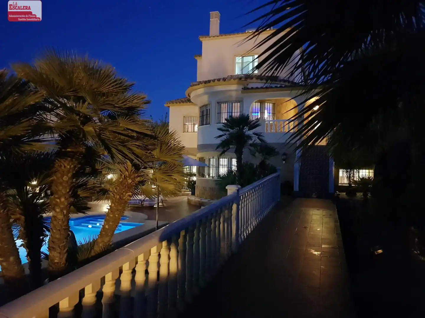 Vista exterior de Casa o chalet en venta en Castalla con Aire acondicionado, Calefacción y Jardín privado