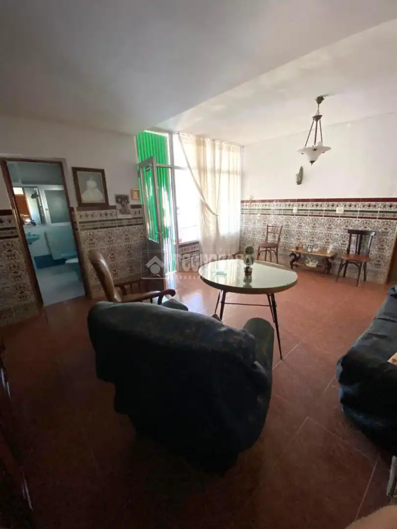 Sala d'estar de Casa adosada en venda en Esparragalejo amb Calefacció