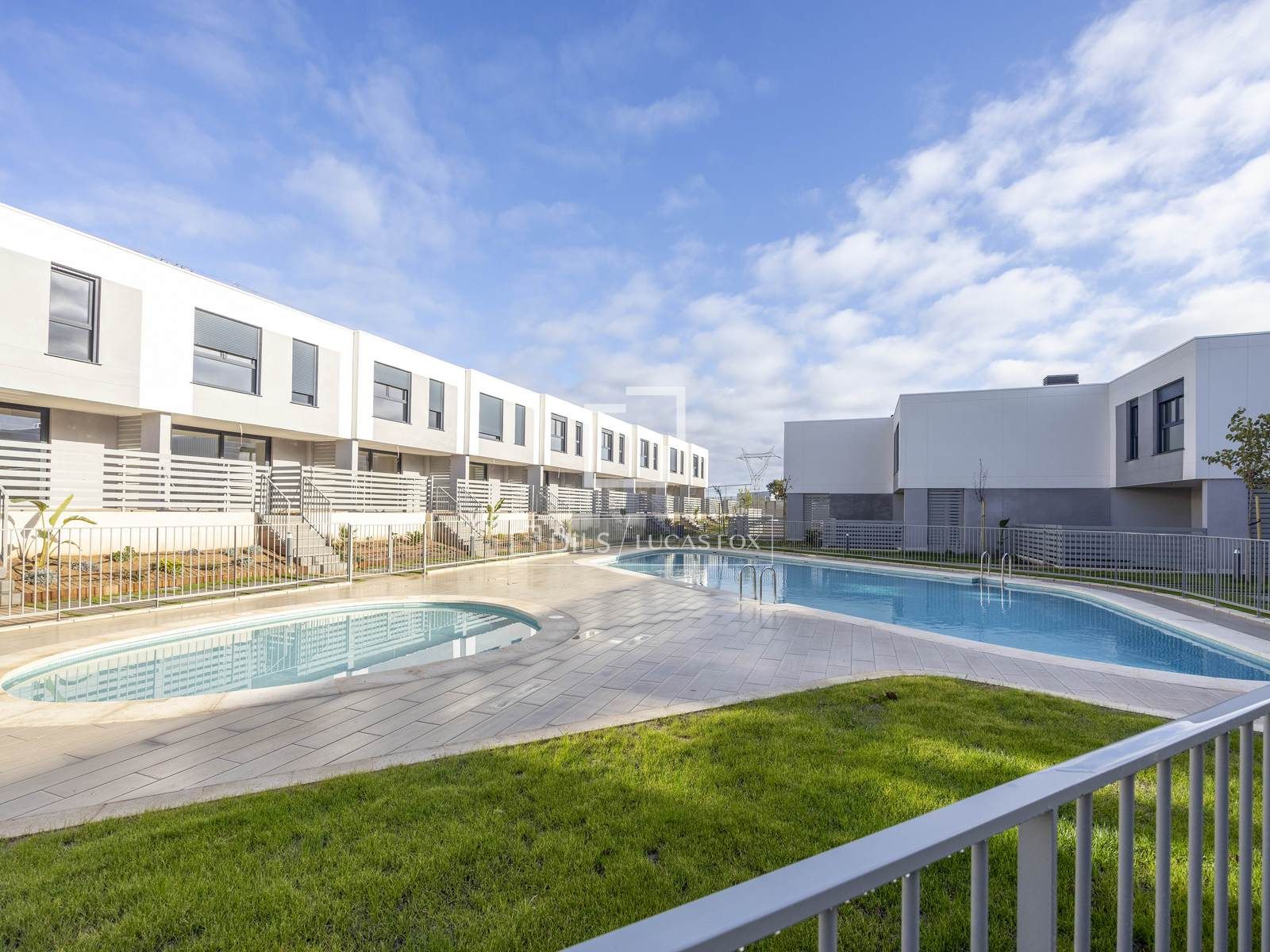 Piscina de Casa o xalet de lloguer en San Antonio de Benagéber amb Aire condicionat, Calefacció i Jardí privat