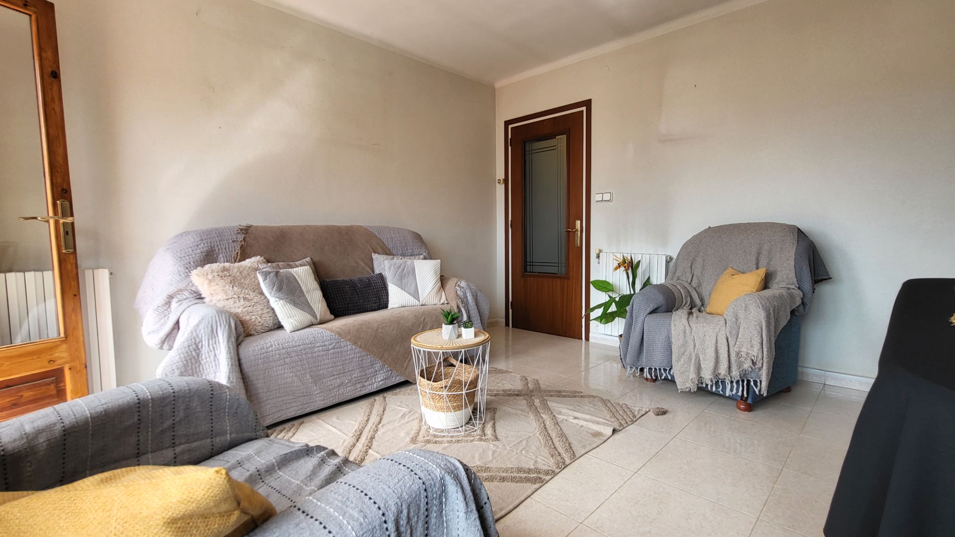 Living room of House or chalet for sale in La Bisbal d'Empordà  with Air Conditioner, Heating and Private garden