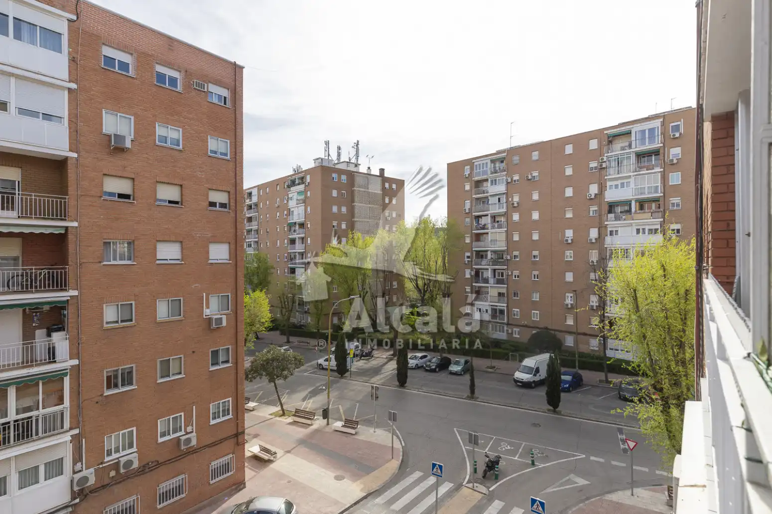 Vista exterior de Piso en venta en Alcalá de Henares con Calefacción, Terraza y Trastero