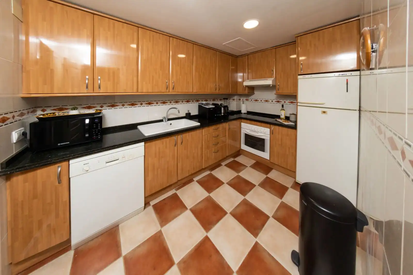 Cocina de Casa adosada de alquiler en Marbella con Aire acondicionado, Amueblado y Horno