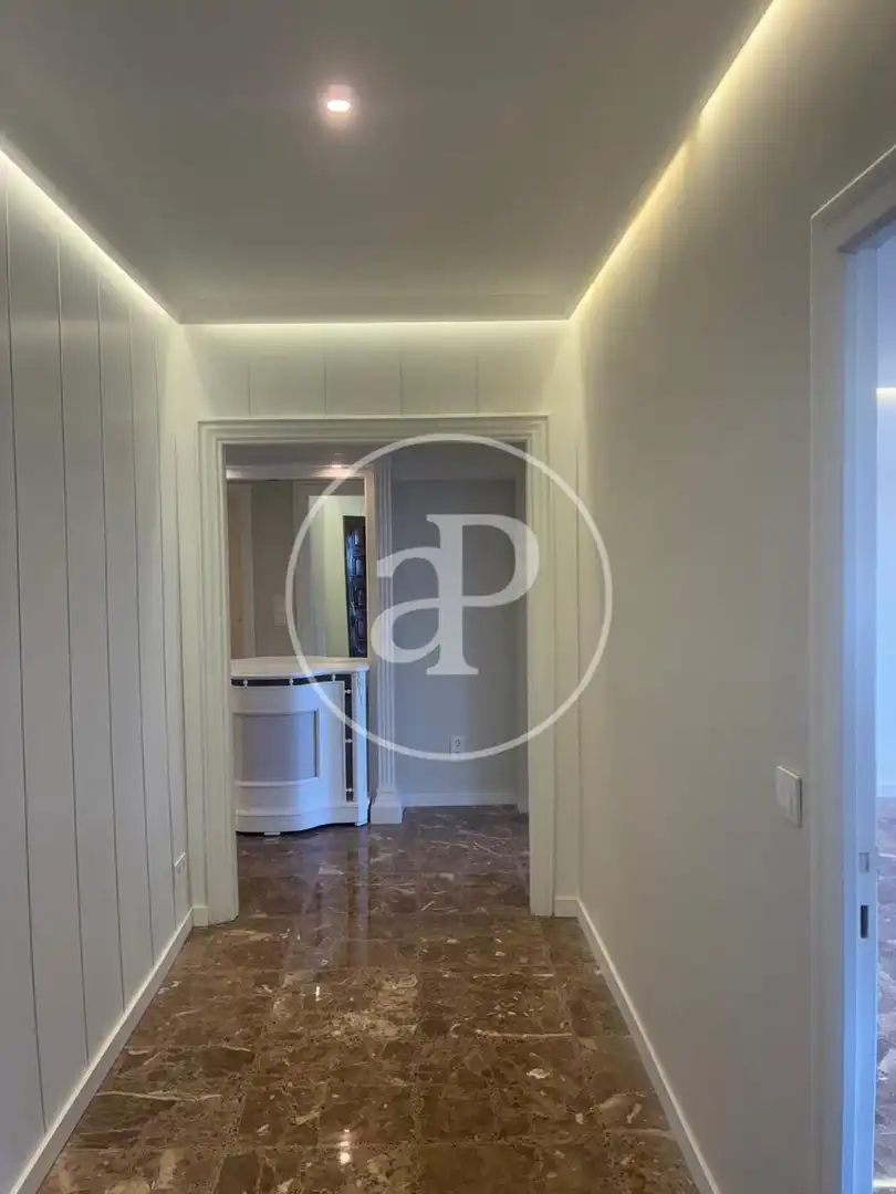 Flat for rent in Valencia  with Air Conditioner, Heating and Terrace