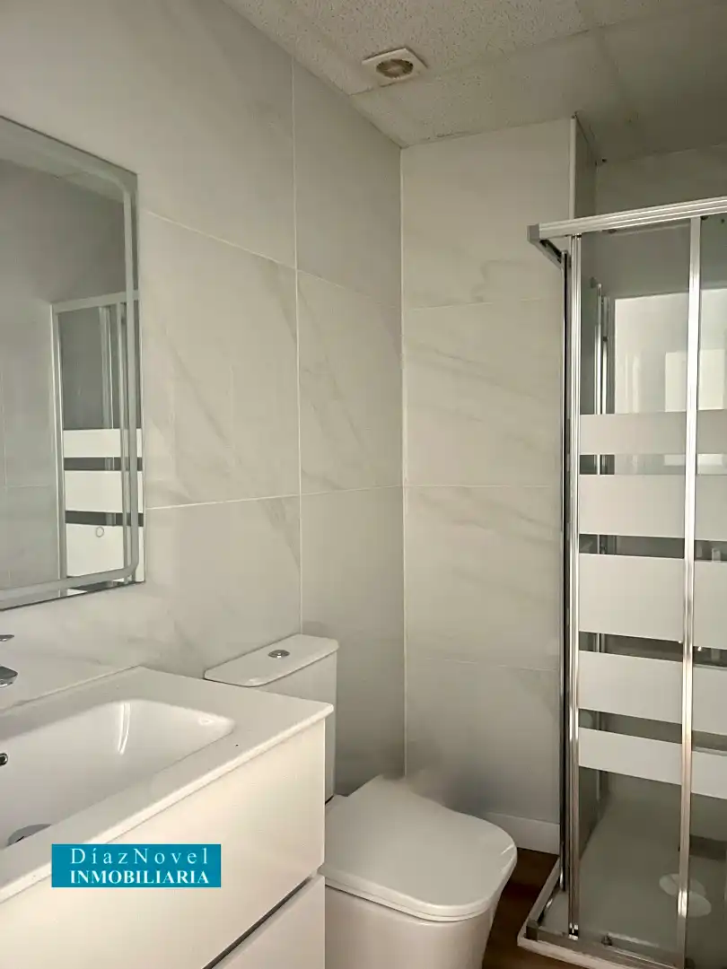 Baño de Local en venta en Málaga con Aire acondicionado, Calefacción y Parquet