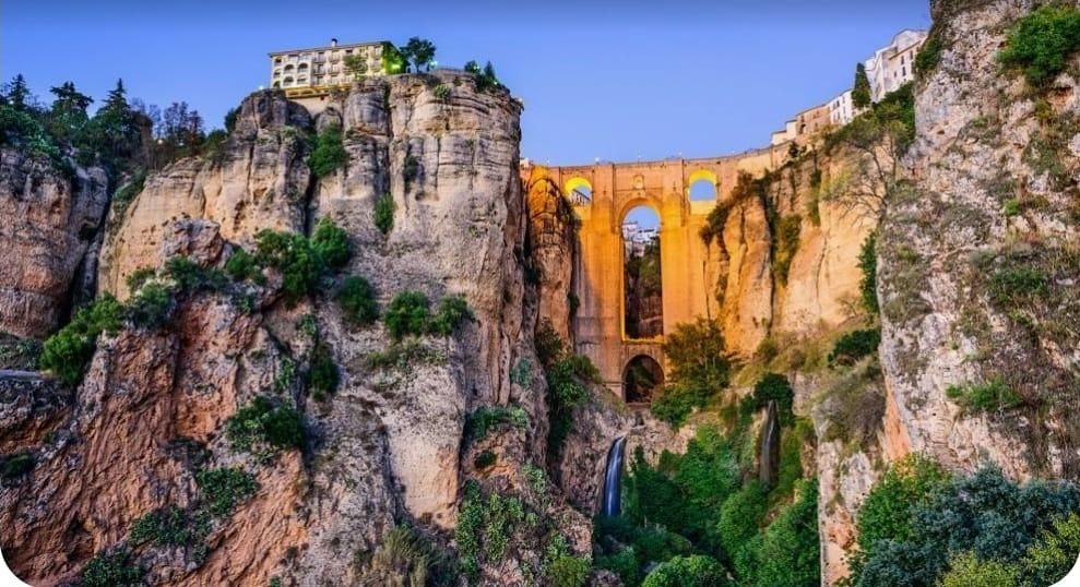 Vista exterior de Casa adosada en venda en Ronda amb Terrassa