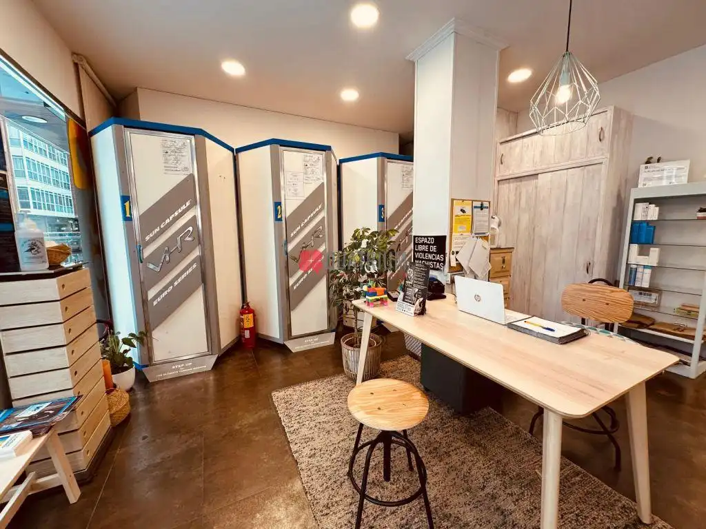 Commercial properties for sale in Santiago de Compostela   with Air Conditioner and Furnished