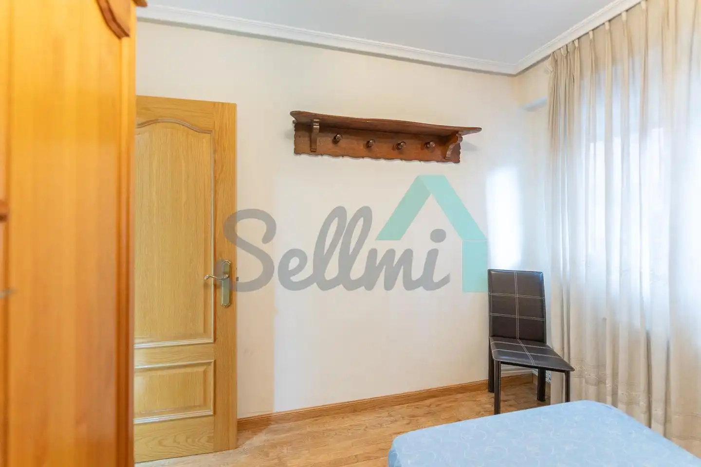 Bedroom of Flat for rent in Oviedo   with Heating, Parquet flooring and Storage room