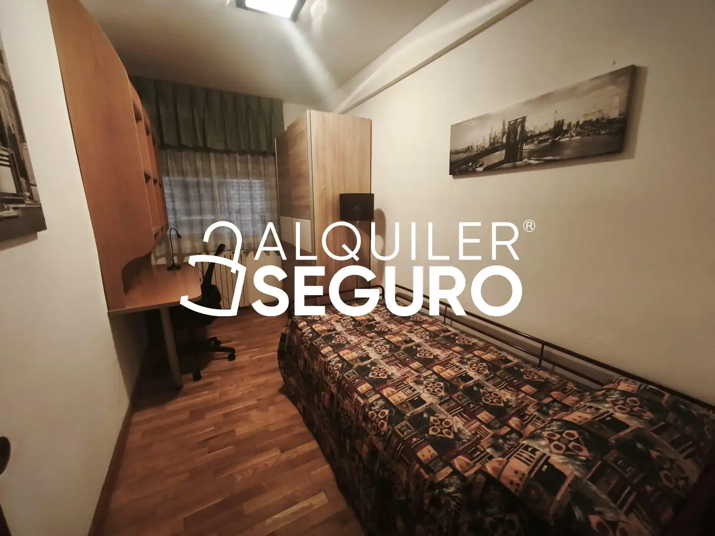 Bedroom of Flat for rent in Zaragoza  with Heating, Terrace and Furnished