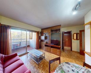 Sala d'estar de Apartament en venda en  Madrid Capital amb Terrassa