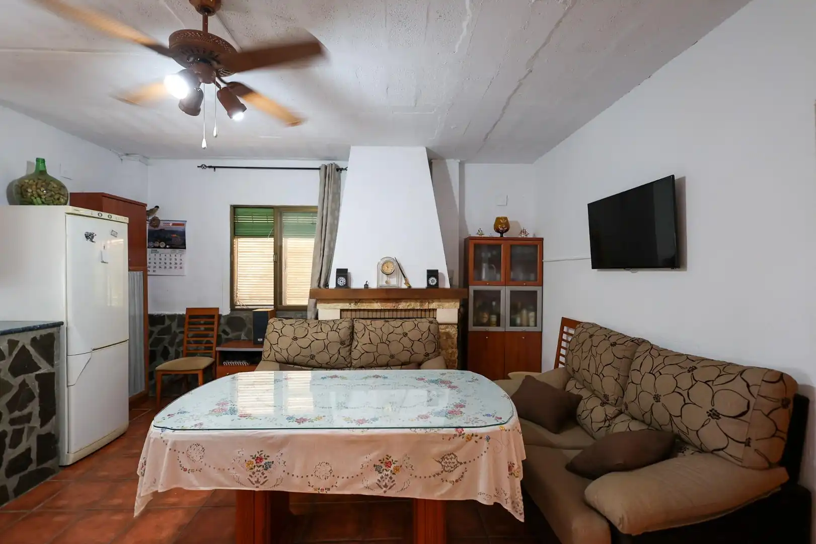 Sala d'estar de Casa o xalet en venda en Cogollos de la Vega amb Piscina