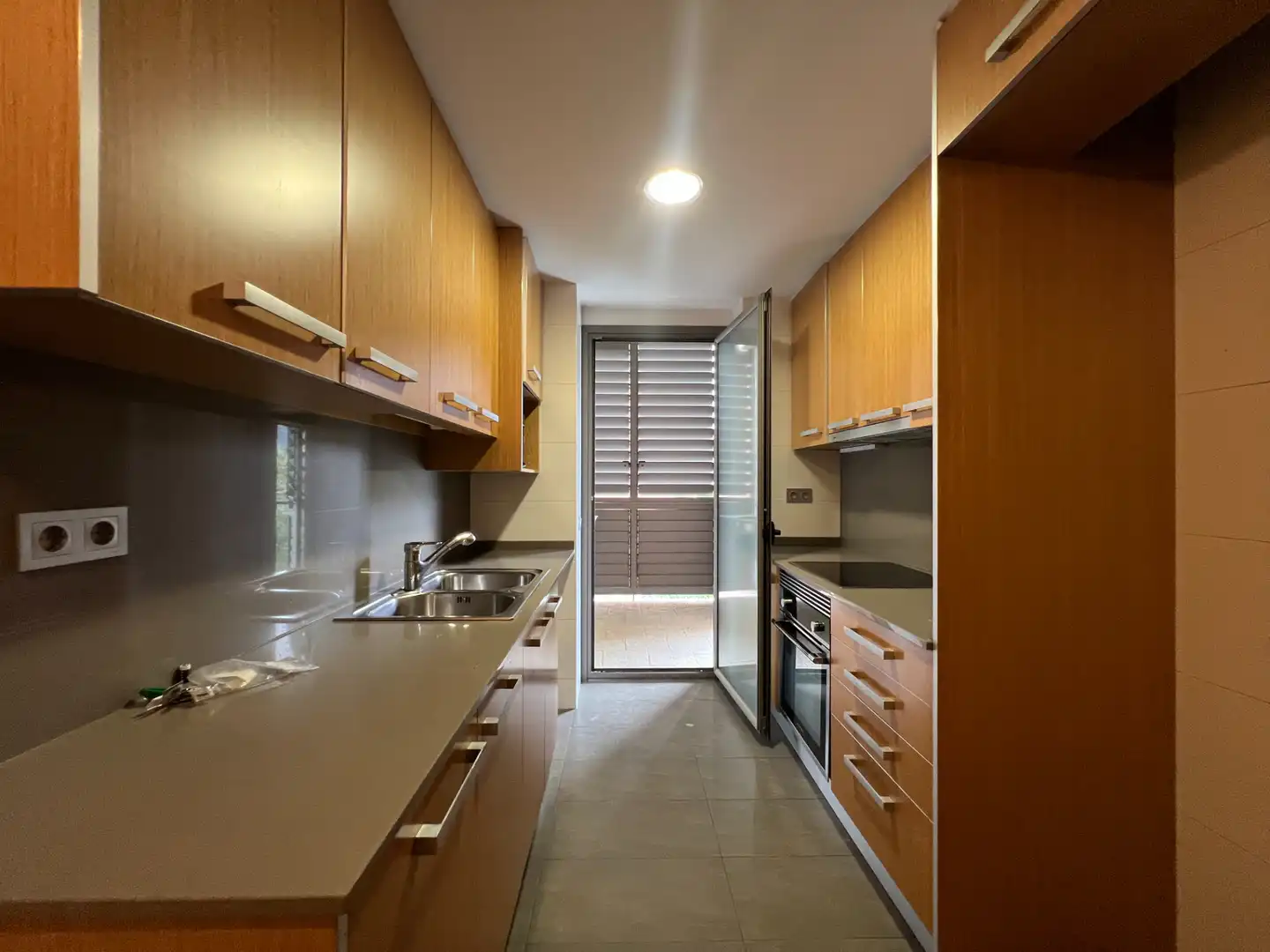 Küche von Wohnung zum Verkauf in Sant Cugat del Vallès mit Klimaanlage, Heizung und Privatgarten