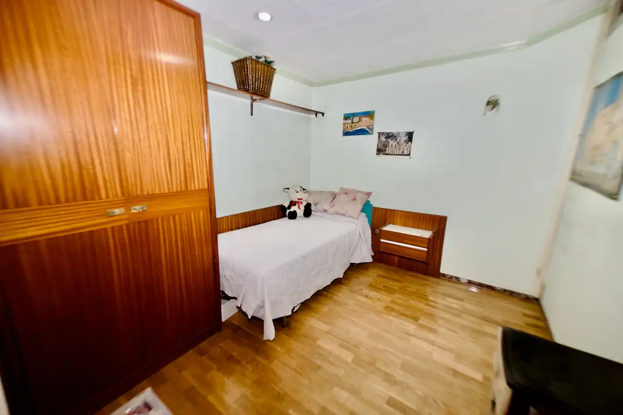 Dormitori de Casa o xalet en venda en Terrassa amb Aire condicionat, Calefacció i Jardí privat