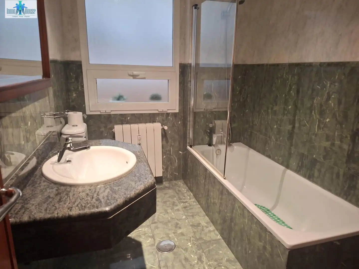 Baño de Piso en venta en Albacete con Aire acondicionado, Calefacción y Parquet