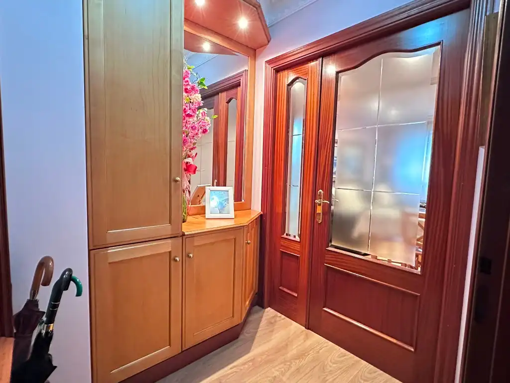 Piso en venta en Gijón  con Calefacción, Parquet y Amueblado