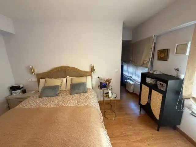 Habitación de Piso en venta en León Capital  con Calefacción, Parquet y Terraza