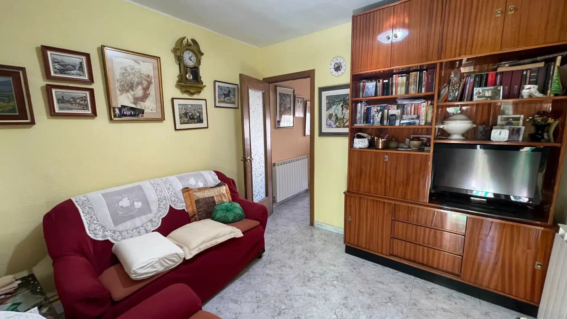 Sala de estar de Casa adosada en venta en Olot, Girona