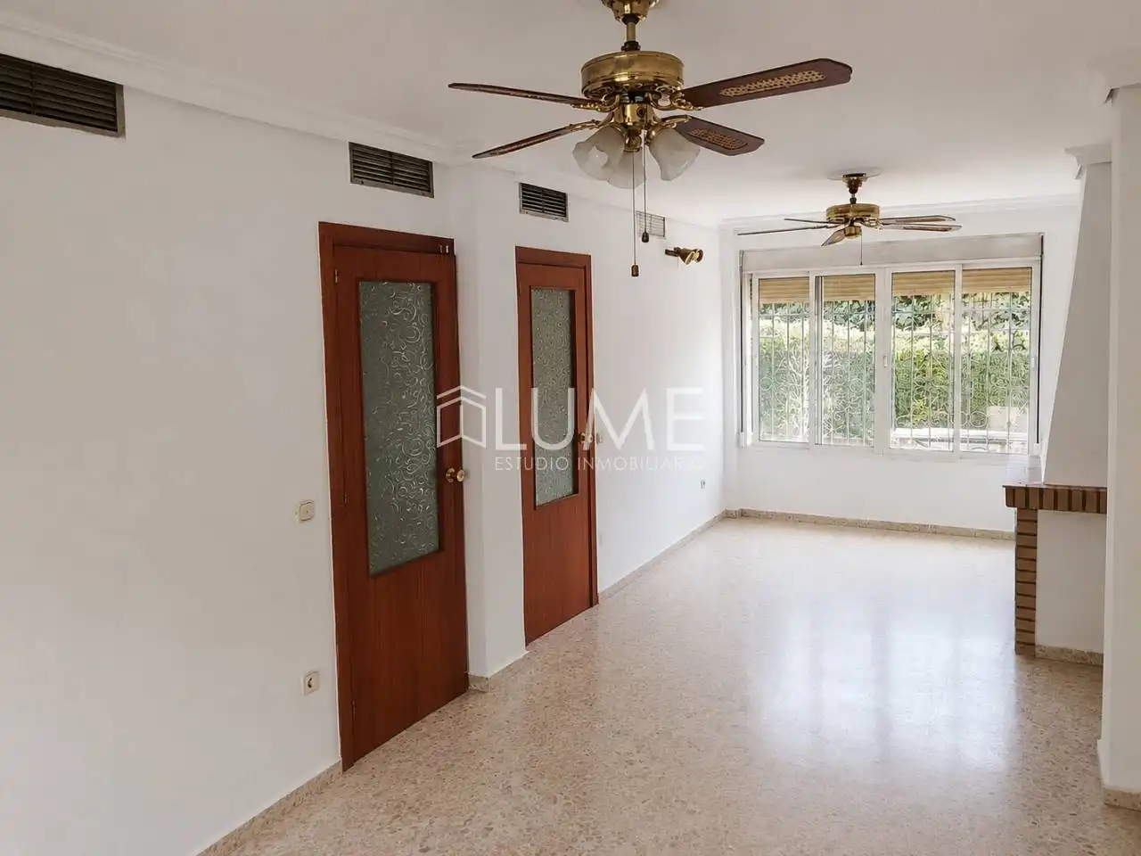 Houses for sale in Sevilla  with Air Conditioner and Community pool