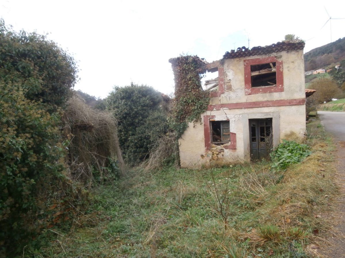 House or chalet for sale in Las Regueras    with Terrace