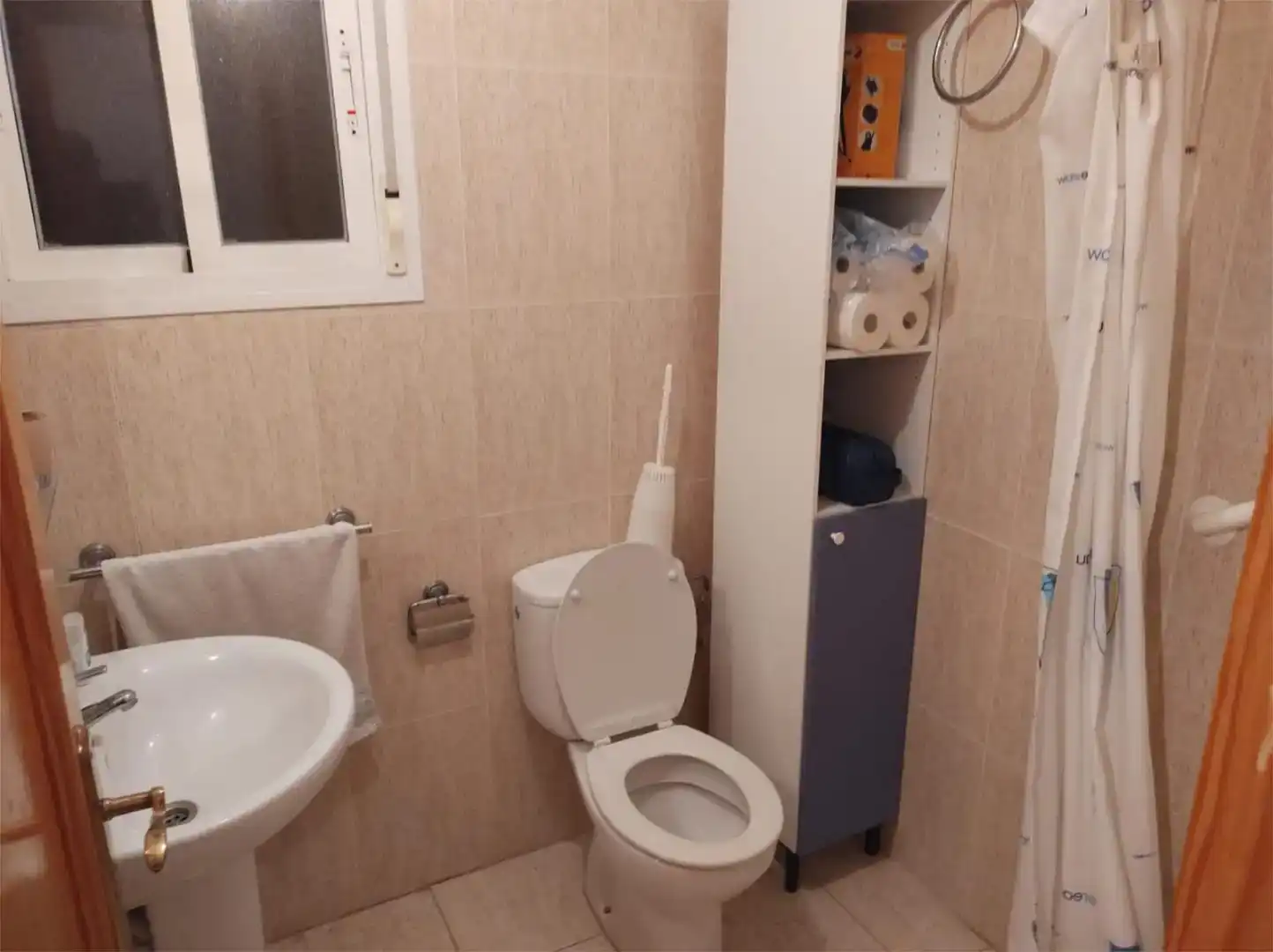 Baño de Piso en venta en Garrucha con Amueblado, Horno y Lavadora