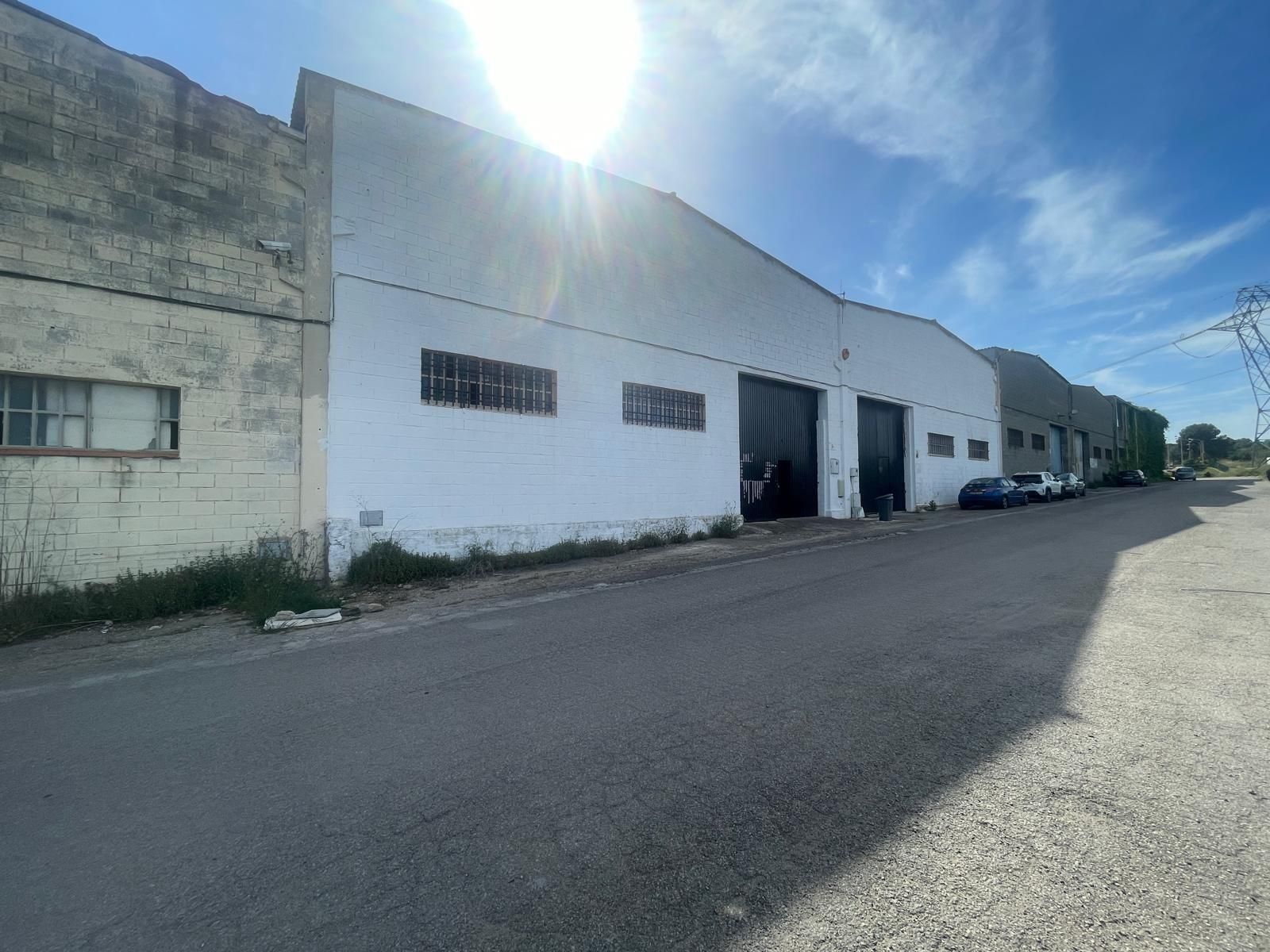 Vista exterior de Nau industrial en venda en Els Garidells