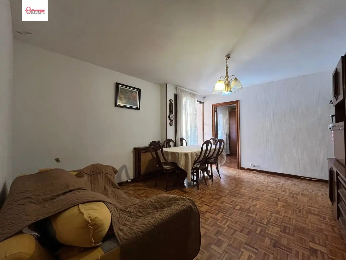 Living room of Flat for sale in Burgos  with Heating, Parquet flooring and Terrace