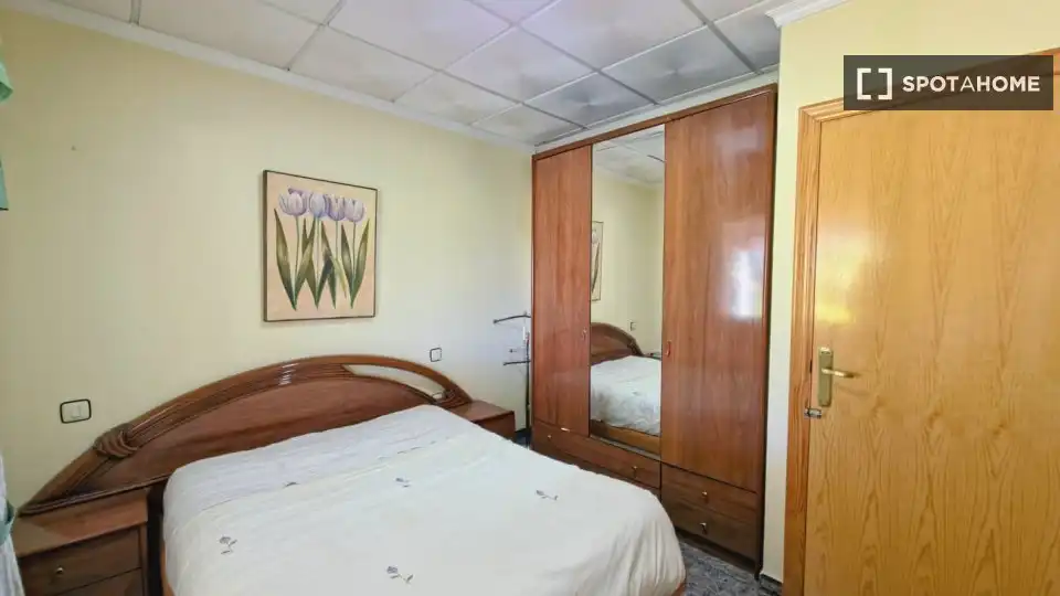 Dormitori de Apartament per a compartir en Cartagena amb Aire condicionat, Calefacció i Terrassa