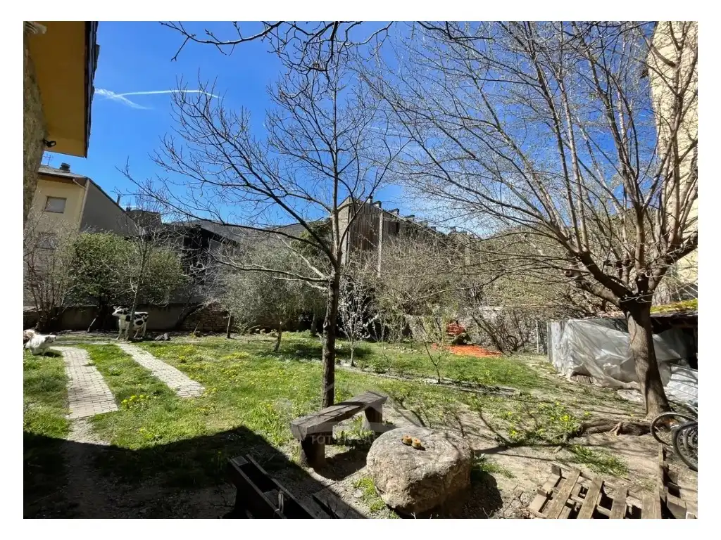Jardí de Residencial en venda en Sort