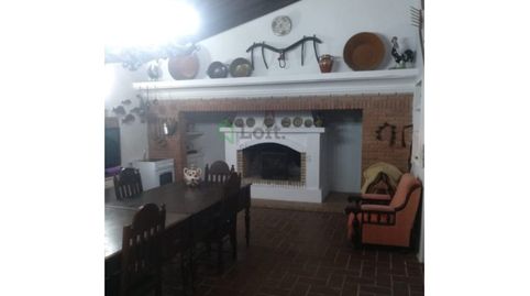 Foto 4 de Finca rústica en venta en Dehesilla de Calamón - Campomanes, Badajoz Capital