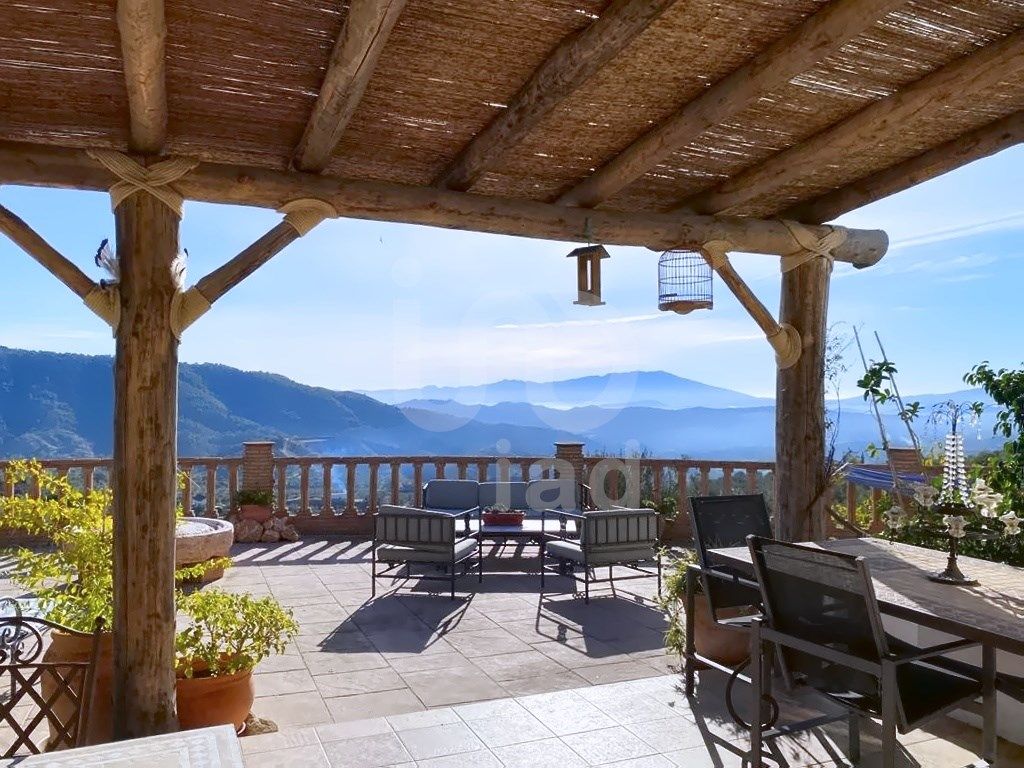 Terrace of House or chalet for sale in Casarabonela  with Air Conditioner, Heating and Terrace