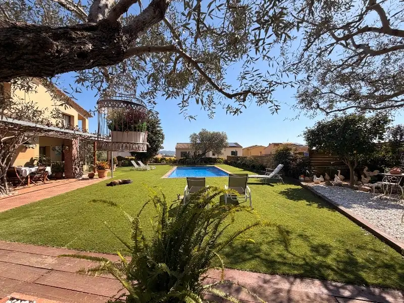 Garden of Houses for sale in Mont-ras  with Air Conditioner, Heating and Private garden