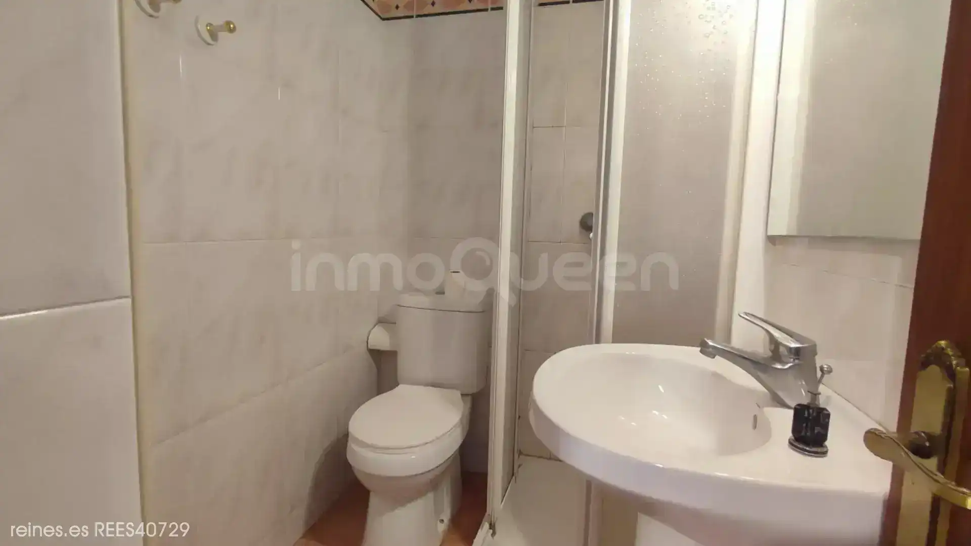Bany de Pis de lloguer en Oviedo  amb Calefacció i Moblat